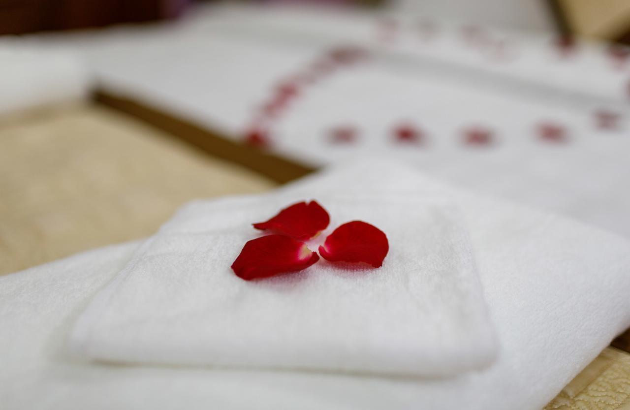 Cat Ba Orchid Hotel Cat Ba Island ภายนอก รูปภาพ